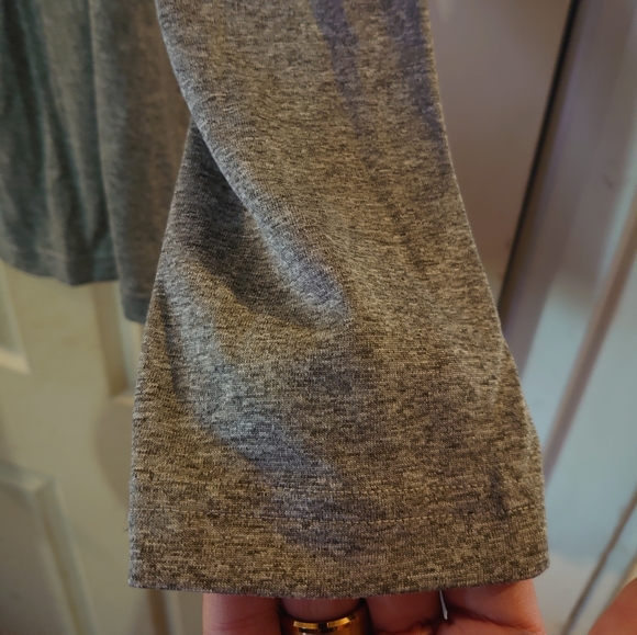 NWOT Nike women's Large Dri fit grey longsleeve. - Picture 4 of 7